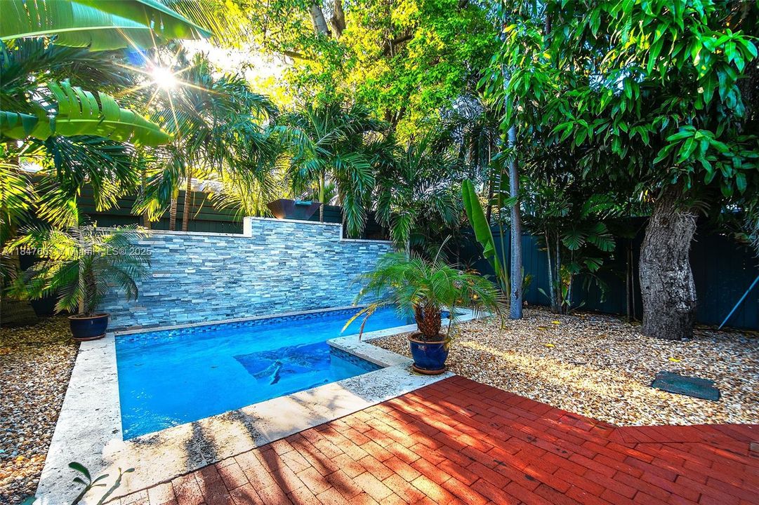 Недавно продано: $1,995,000 (3 спален, 3 ванн, 1473 Квадратных фут)