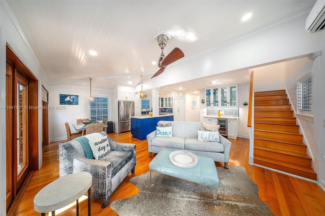 Недавно продано: $1,995,000 (3 спален, 3 ванн, 1473 Квадратных фут)