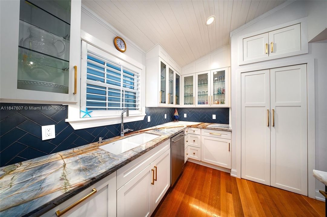 Недавно продано: $1,995,000 (3 спален, 3 ванн, 1473 Квадратных фут)