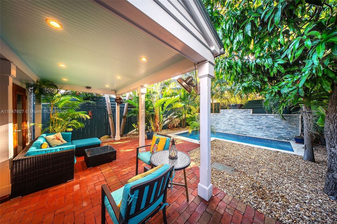 Недавно продано: $1,995,000 (3 спален, 3 ванн, 1473 Квадратных фут)