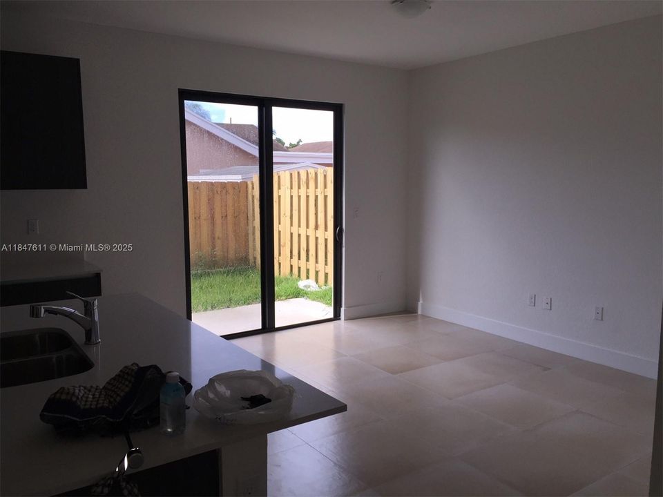 Недавно арендовано: $3,600 (3 спален, 3 ванн, 1776 Квадратных фут)