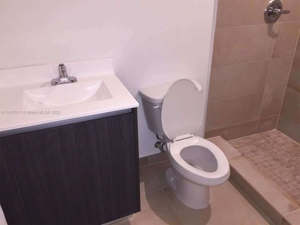 Недавно арендовано: $3,600 (3 спален, 3 ванн, 1776 Квадратных фут)