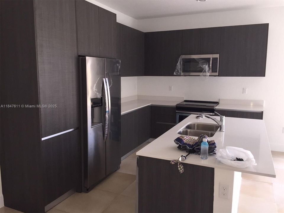 Недавно арендовано: $3,600 (3 спален, 3 ванн, 1776 Квадратных фут)