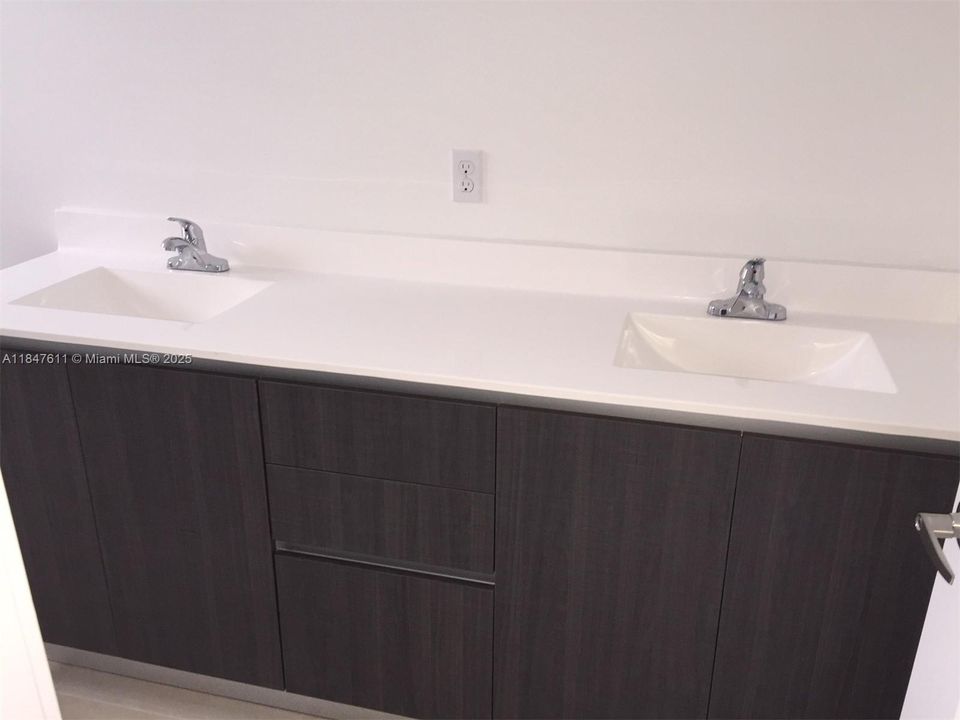 Недавно арендовано: $3,600 (3 спален, 3 ванн, 1776 Квадратных фут)