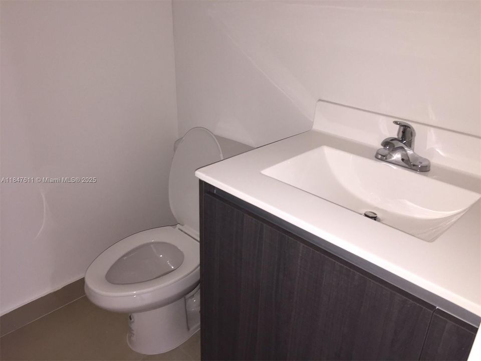 Недавно арендовано: $3,600 (3 спален, 3 ванн, 1776 Квадратных фут)