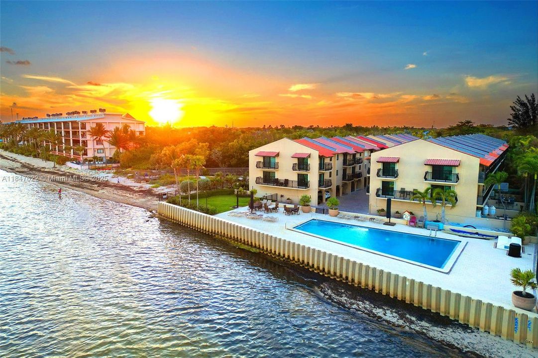 待售: $1,999,000 (2 贝兹, 3 浴室, 1940 平方英尺)