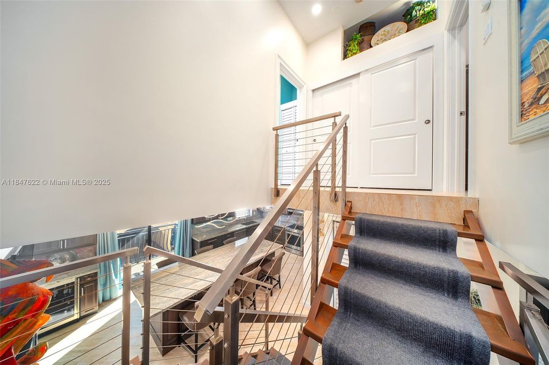 待售: $1,999,000 (2 贝兹, 3 浴室, 1940 平方英尺)