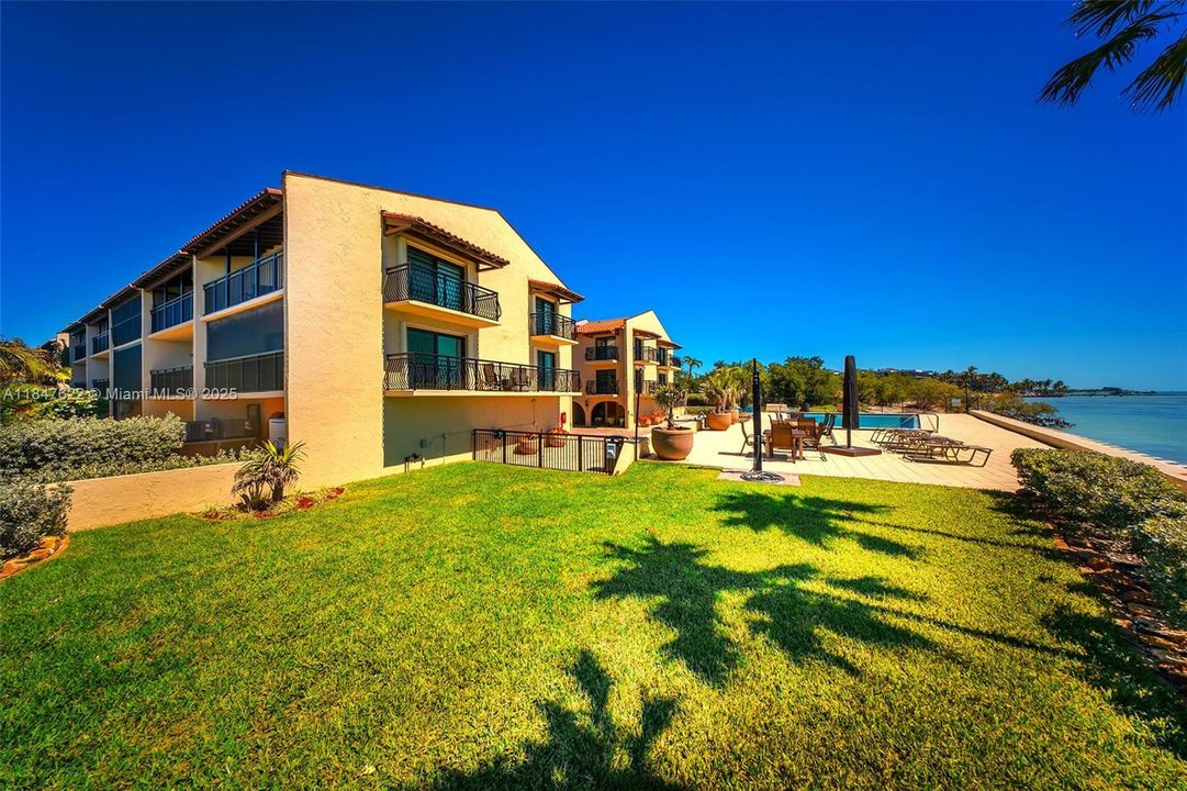 待售: $1,999,000 (2 贝兹, 3 浴室, 1940 平方英尺)