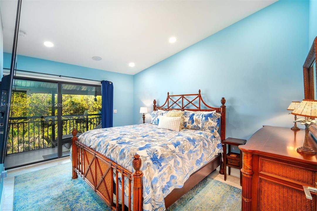 待售: $1,999,000 (2 贝兹, 3 浴室, 1940 平方英尺)