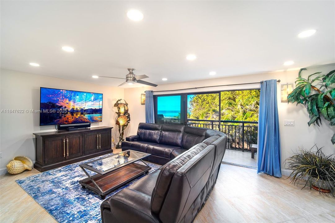 待售: $1,999,000 (2 贝兹, 3 浴室, 1940 平方英尺)