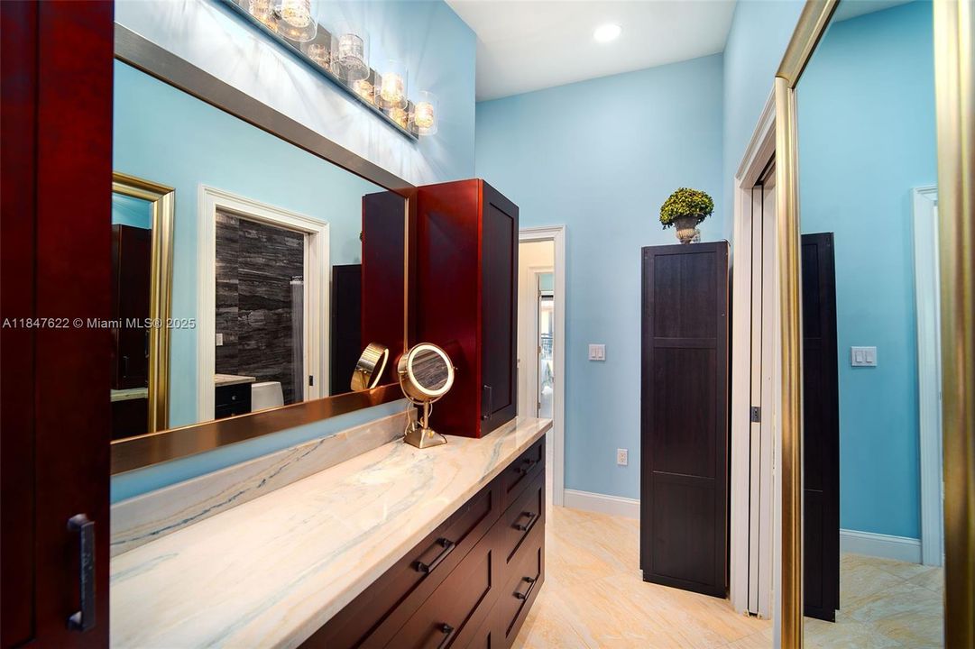 待售: $1,999,000 (2 贝兹, 3 浴室, 1940 平方英尺)