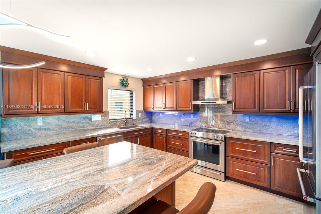 待售: $1,999,000 (2 贝兹, 3 浴室, 1940 平方英尺)