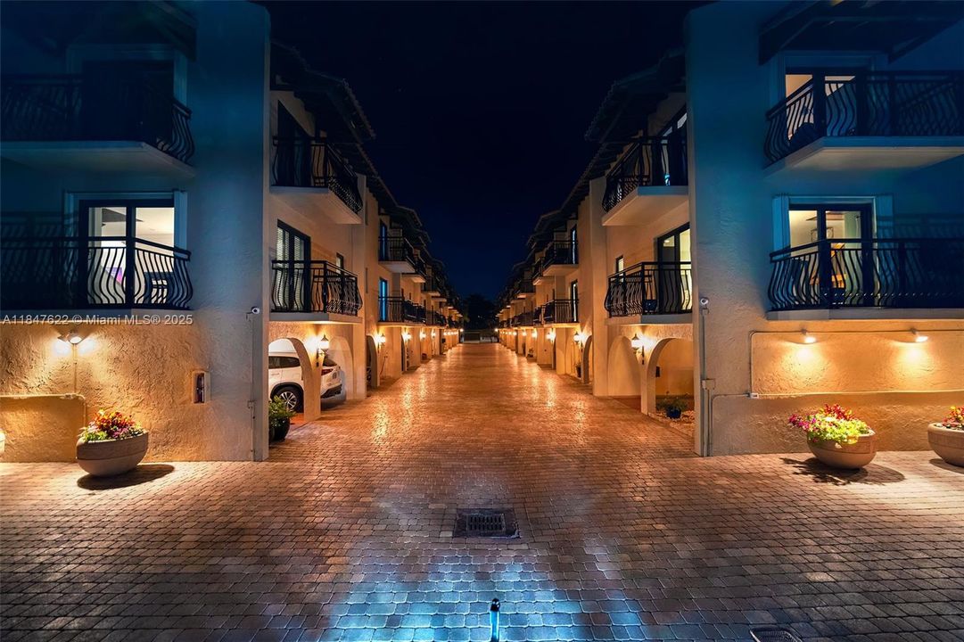 待售: $1,999,000 (2 贝兹, 3 浴室, 1940 平方英尺)