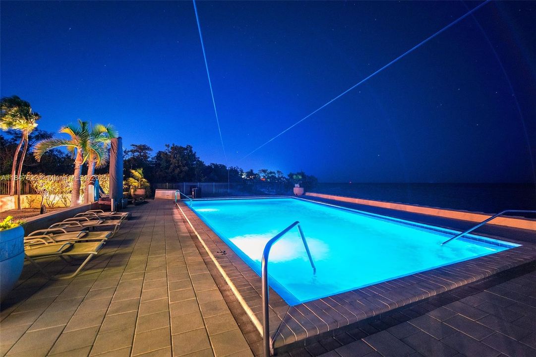 待售: $1,999,000 (2 贝兹, 3 浴室, 1940 平方英尺)