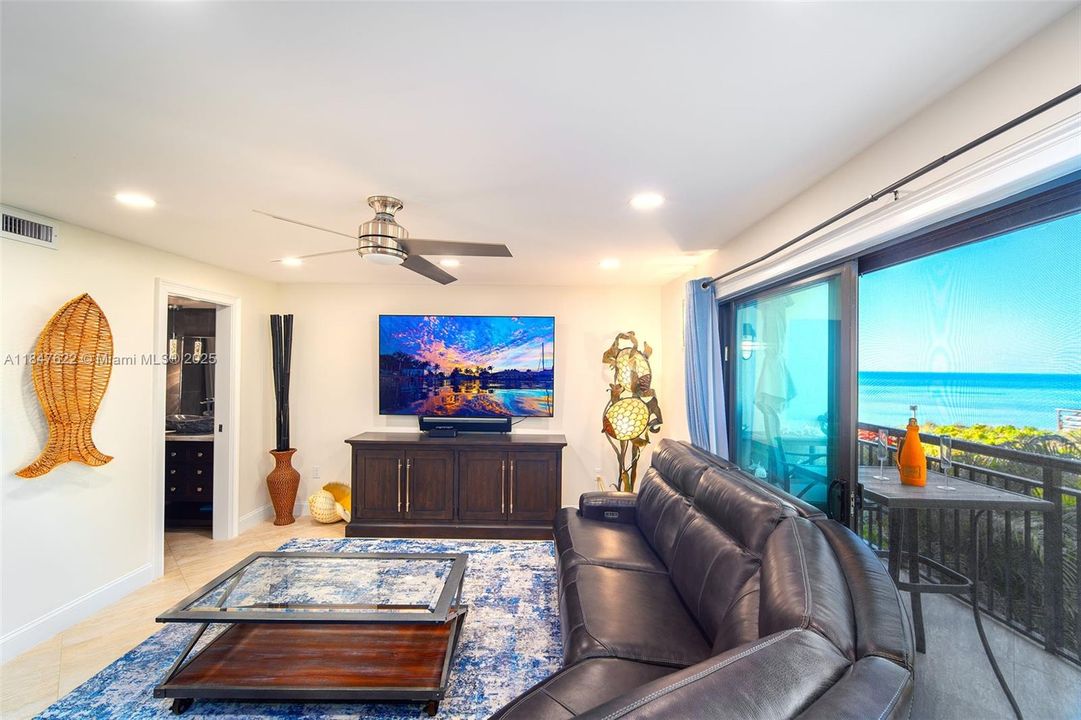 待售: $1,999,000 (2 贝兹, 3 浴室, 1940 平方英尺)