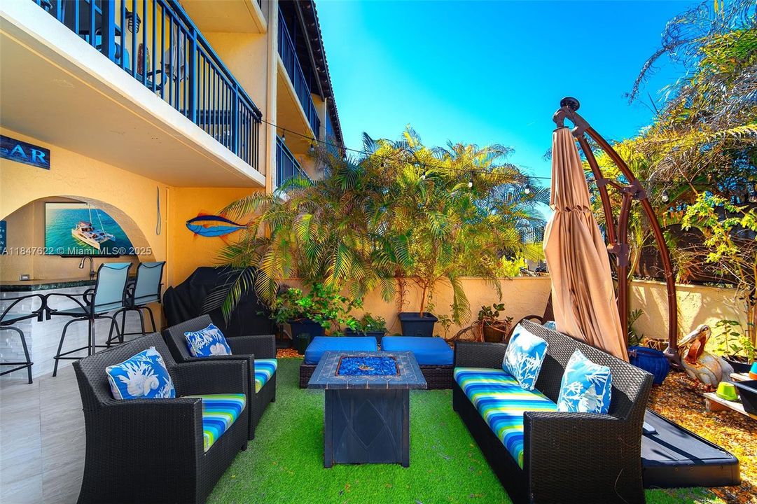 待售: $1,999,000 (2 贝兹, 3 浴室, 1940 平方英尺)