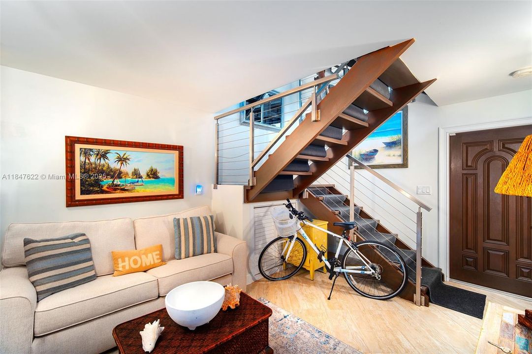 待售: $1,999,000 (2 贝兹, 3 浴室, 1940 平方英尺)