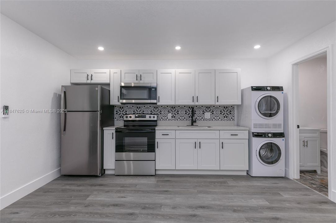 For Sale: $979,000 (0 beds, 0 baths, 1898 Square Feet)