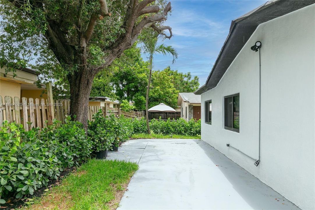 For Sale: $979,000 (0 beds, 0 baths, 1898 Square Feet)