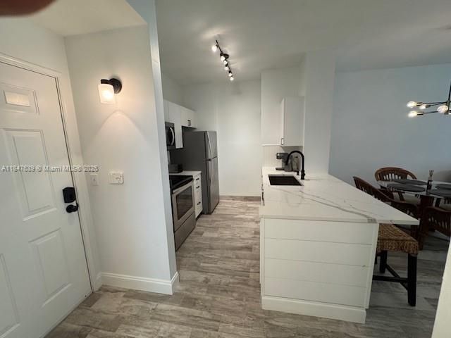 Недавно продано: $345,000 (1 спален, 1 ванн, 756 Квадратных фут)