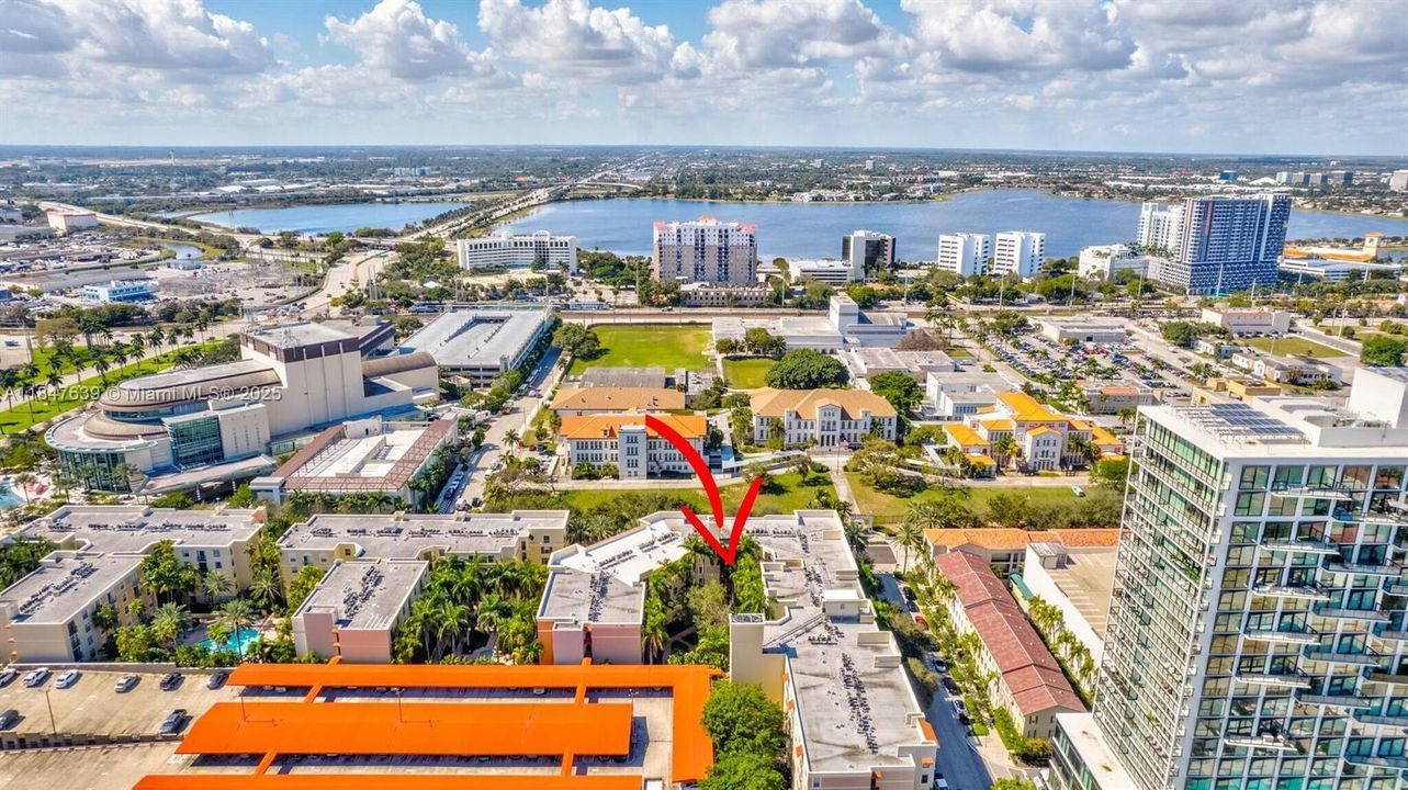 Недавно продано: $345,000 (1 спален, 1 ванн, 756 Квадратных фут)