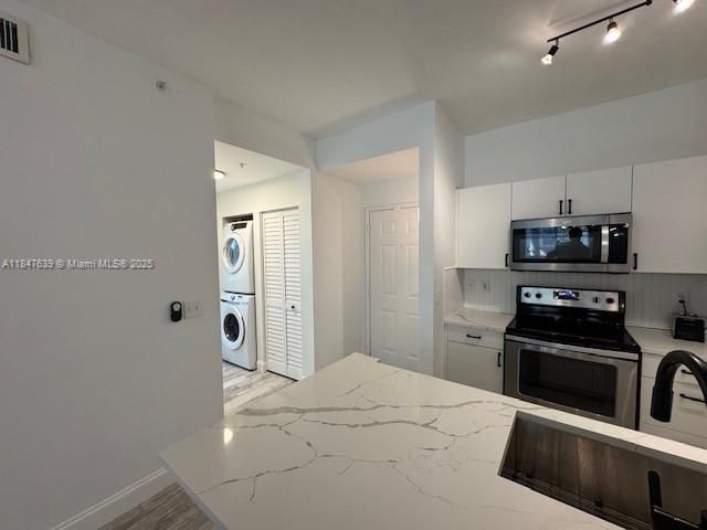 Недавно продано: $345,000 (1 спален, 1 ванн, 756 Квадратных фут)