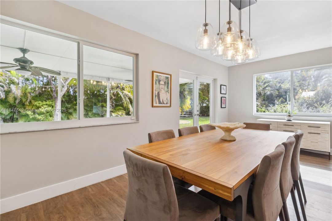 Recently Sold: $799,999 (3 beds, 2 baths, 1633 Square Feet)