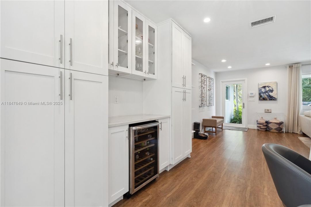 Recently Sold: $799,999 (3 beds, 2 baths, 1633 Square Feet)