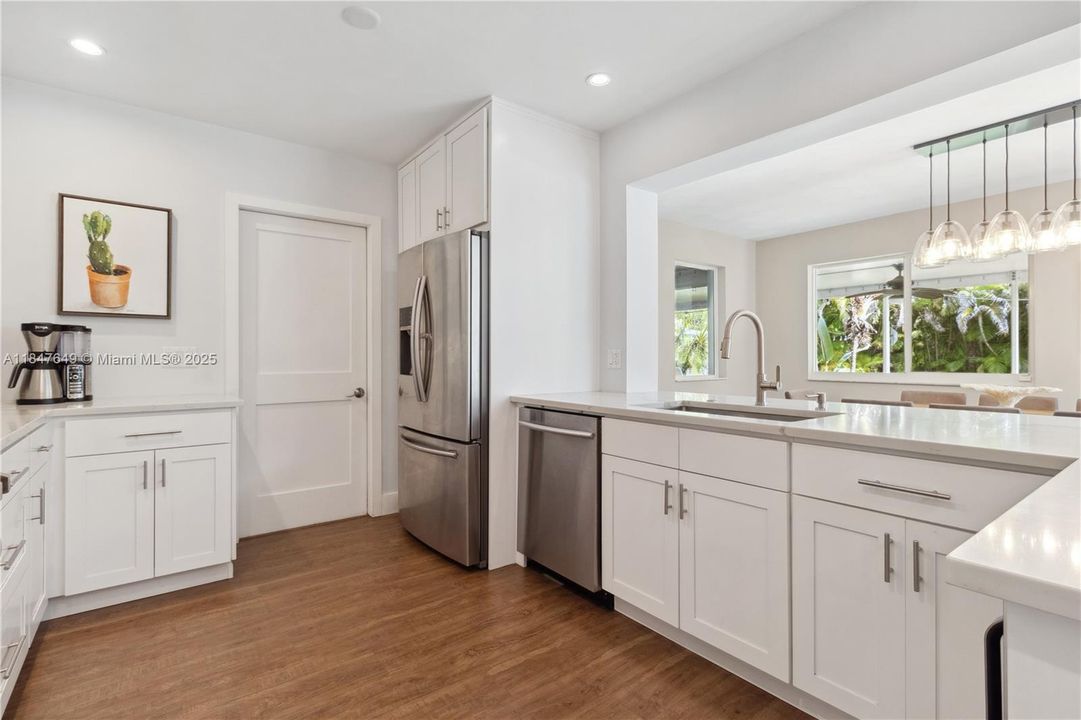 Recently Sold: $799,999 (3 beds, 2 baths, 1633 Square Feet)