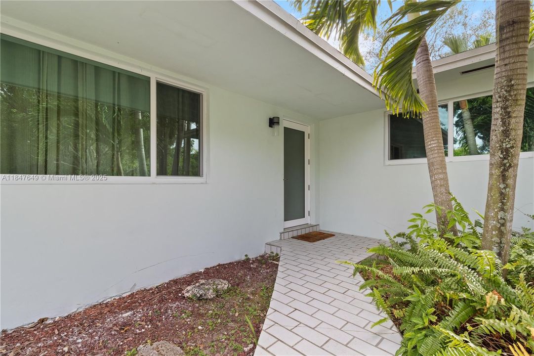 Recently Sold: $799,999 (3 beds, 2 baths, 1633 Square Feet)