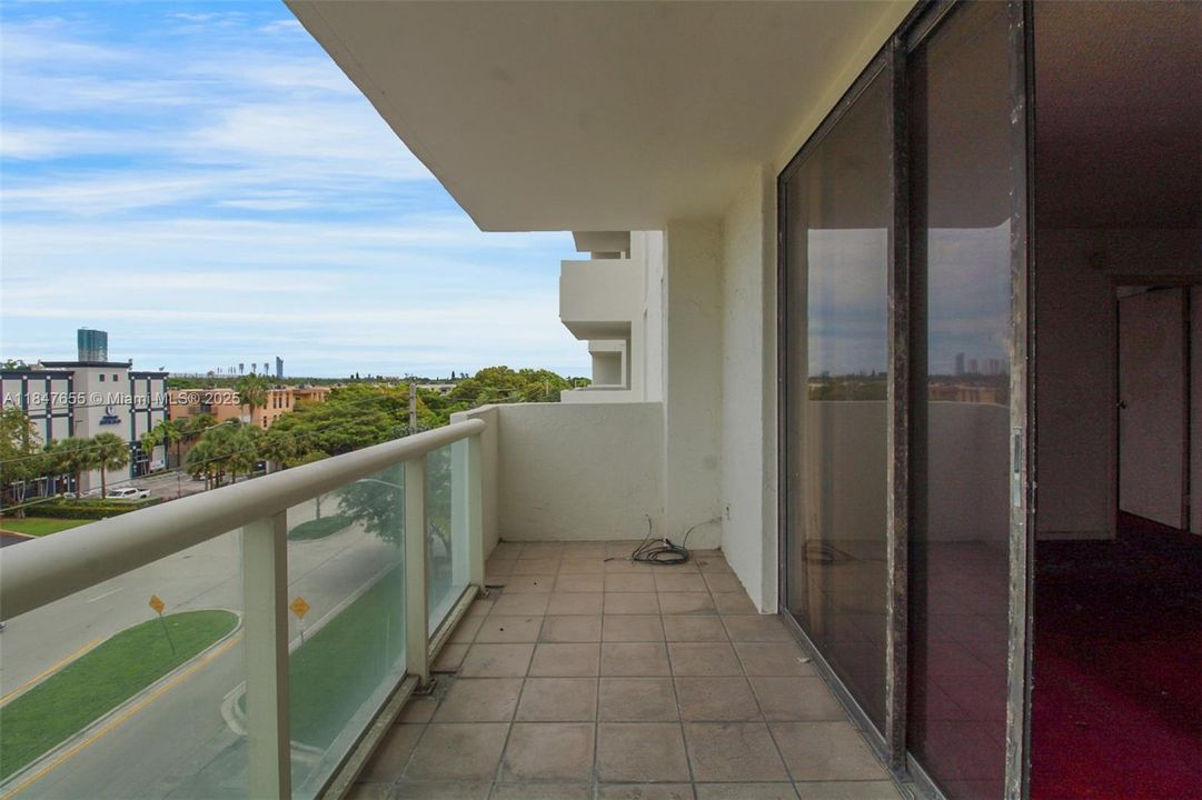 Active With Contract: $87,000 (2 beds, 2 baths, 900 Square Feet)