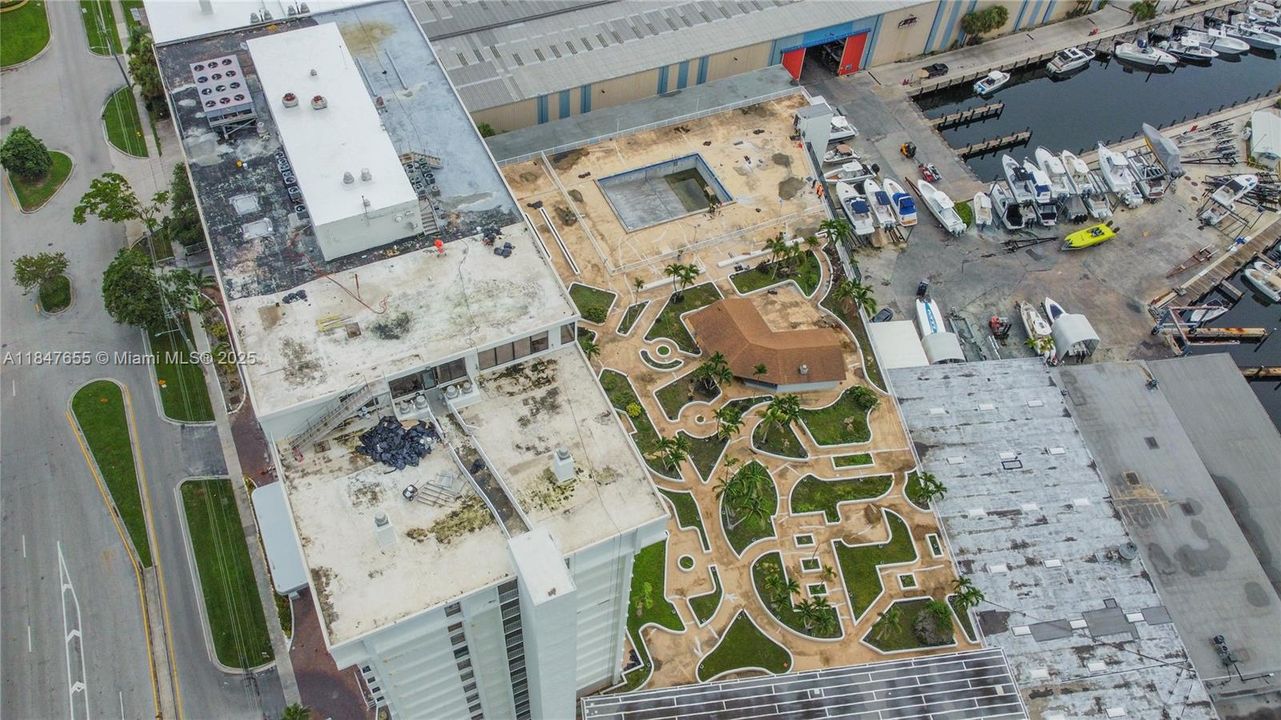 Active With Contract: $87,000 (2 beds, 2 baths, 900 Square Feet)