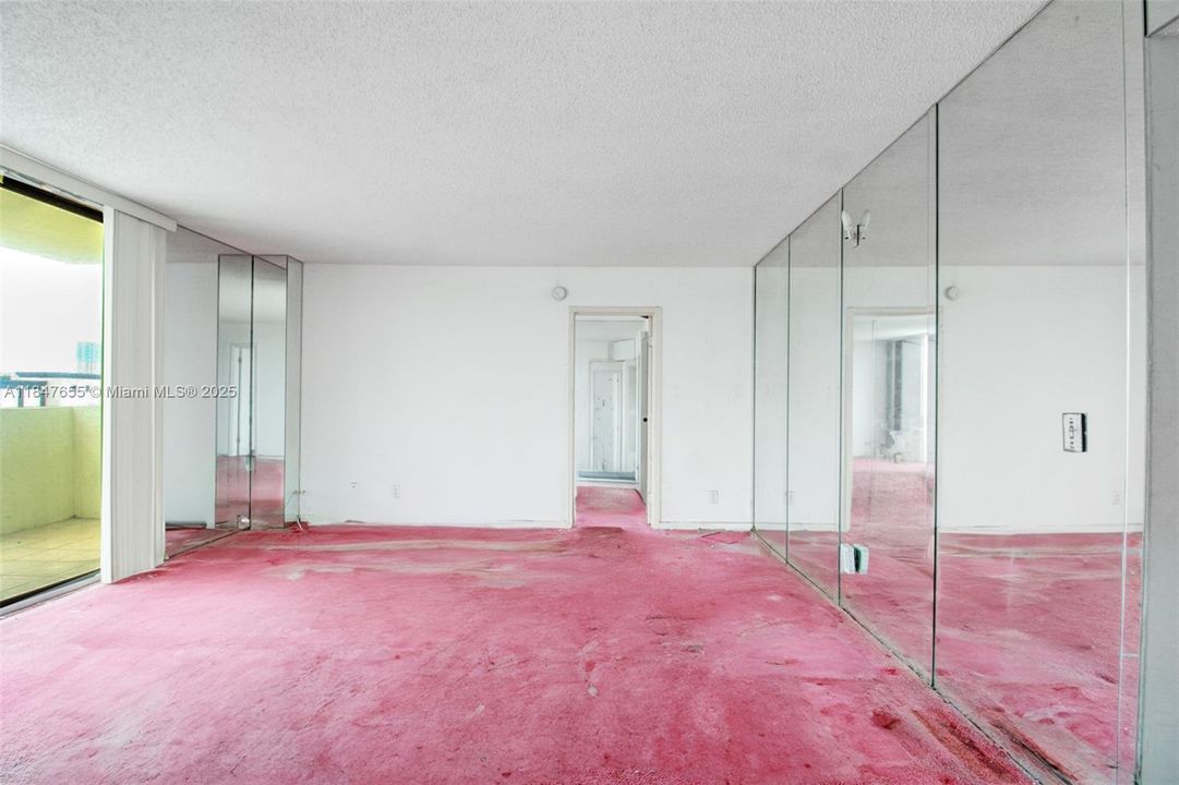 Active With Contract: $87,000 (2 beds, 2 baths, 900 Square Feet)