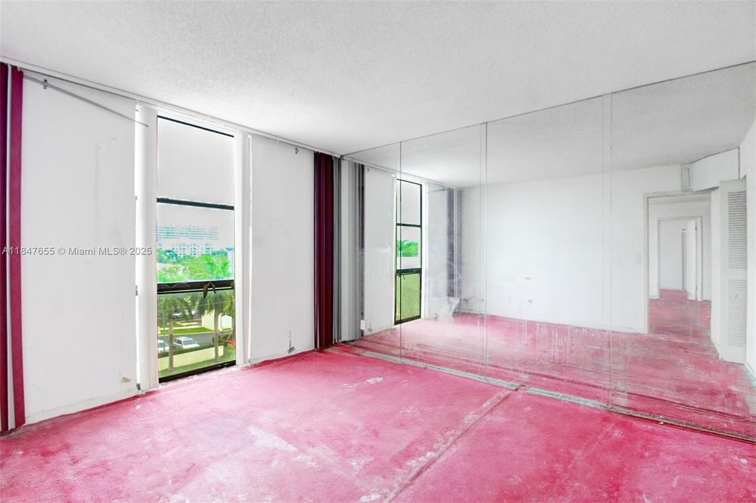 Active With Contract: $87,000 (2 beds, 2 baths, 900 Square Feet)