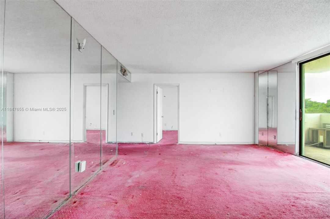 Active With Contract: $87,000 (2 beds, 2 baths, 900 Square Feet)