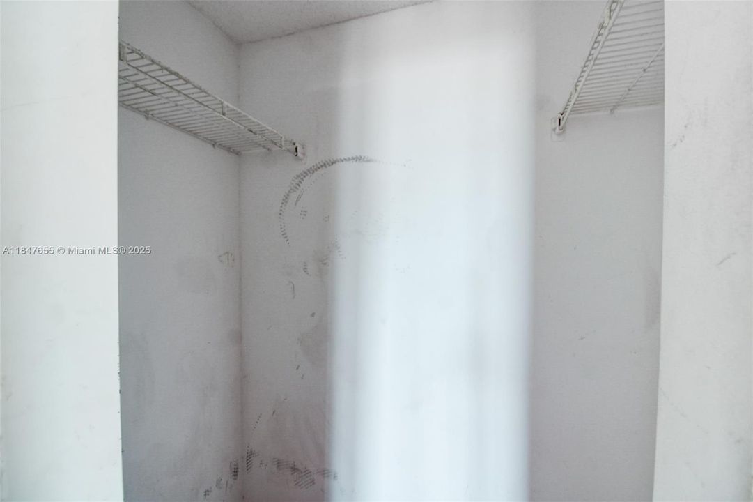 Active With Contract: $87,000 (2 beds, 2 baths, 900 Square Feet)