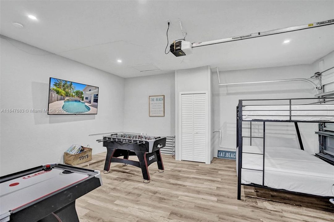 Recientemente alquilado: $18,000 (5 camas, 4 baños, 2756 Pies cuadrados)