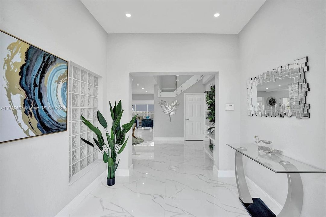 Recientemente alquilado: $18,000 (5 camas, 4 baños, 2756 Pies cuadrados)