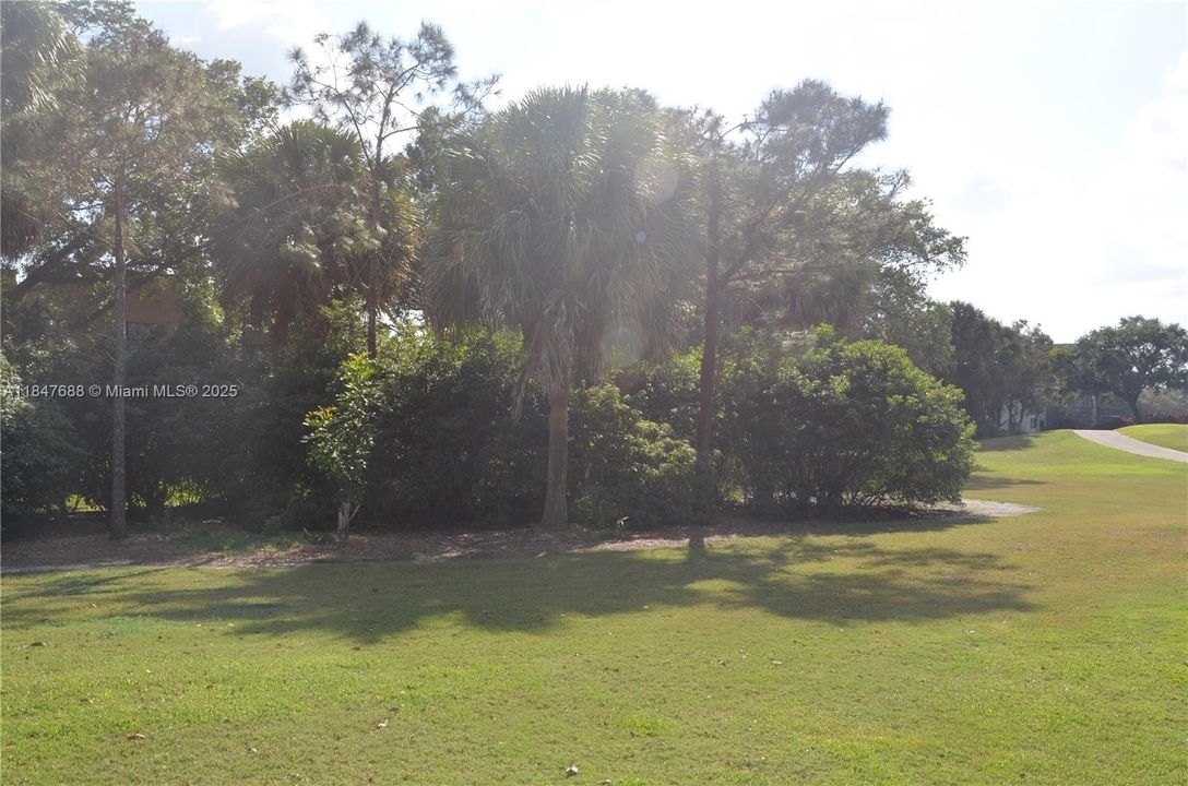 Active With Contract: $165,000 (1 beds, 1 baths, 750 Square Feet)