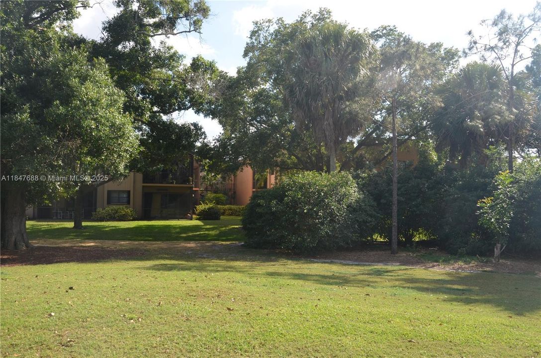 Active With Contract: $165,000 (1 beds, 1 baths, 750 Square Feet)