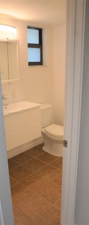 Active With Contract: $165,000 (1 beds, 1 baths, 750 Square Feet)