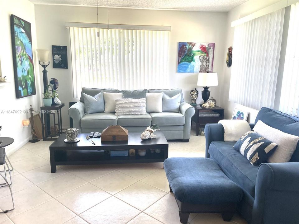 En Venta: $107,000 (1 camas, 1 baños, 700 Pies cuadrados)