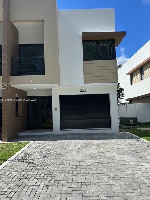 Active With Contract: $680,000 (4 beds, 3 baths, 1818 Square Feet)