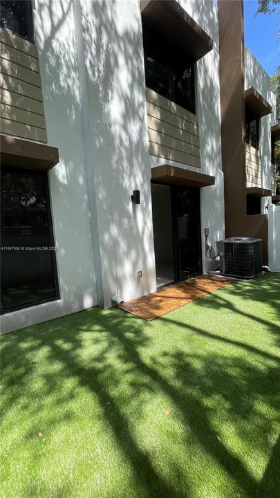 Active With Contract: $680,000 (4 beds, 3 baths, 1818 Square Feet)