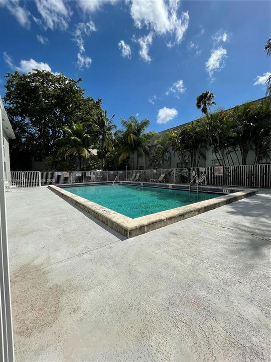 На продажу: $190,000 (1 спален, 1 ванн, 664 Квадратных фут)