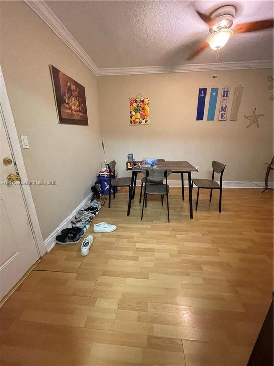 На продажу: $190,000 (1 спален, 1 ванн, 664 Квадратных фут)