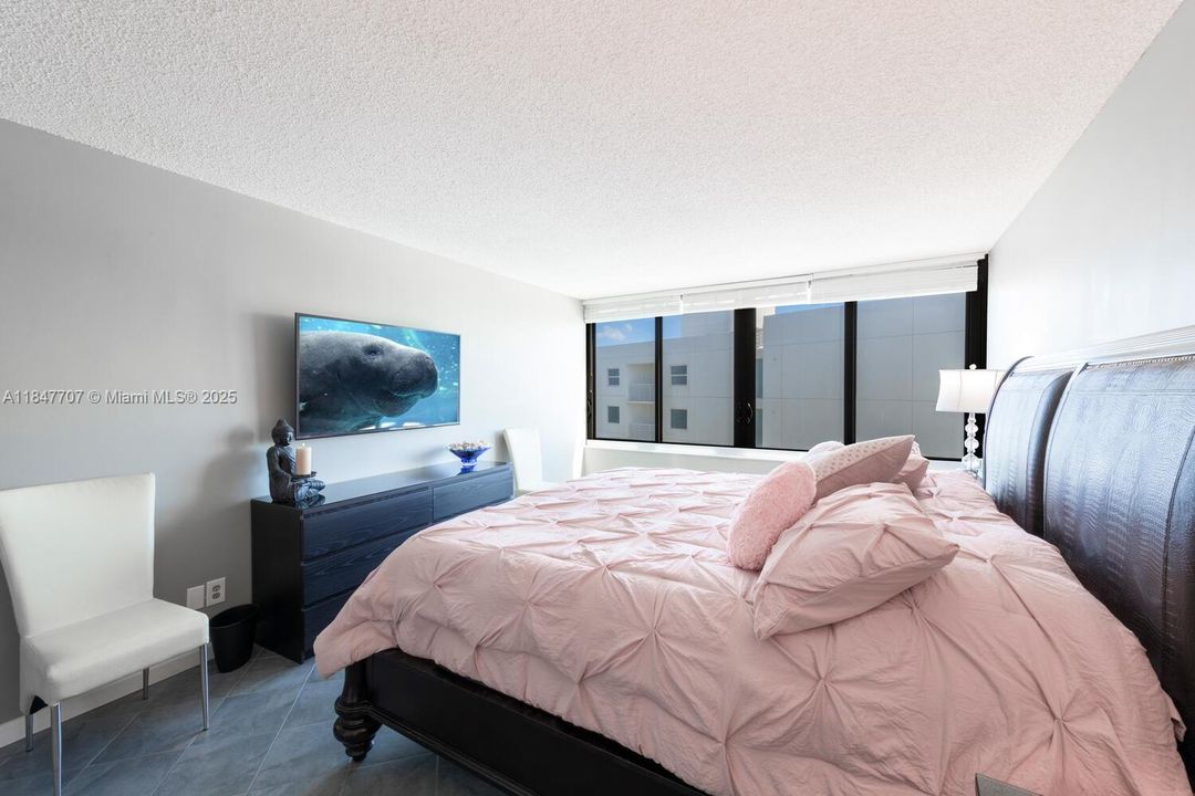 Active With Contract: $8,500 (2 beds, 2 baths, 1417 Square Feet)