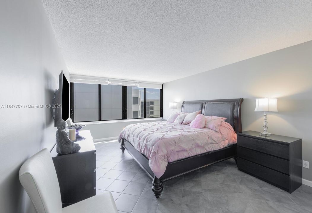 Active With Contract: $8,500 (2 beds, 2 baths, 1417 Square Feet)