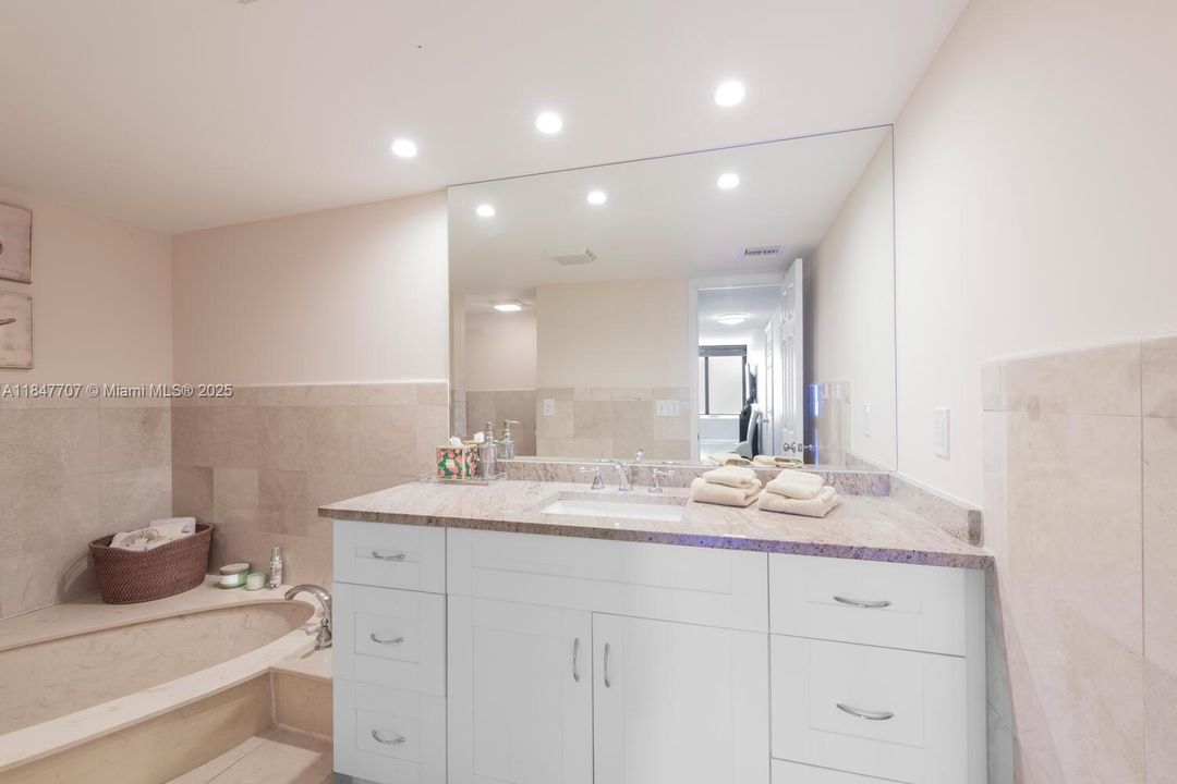 Active With Contract: $8,500 (2 beds, 2 baths, 1417 Square Feet)