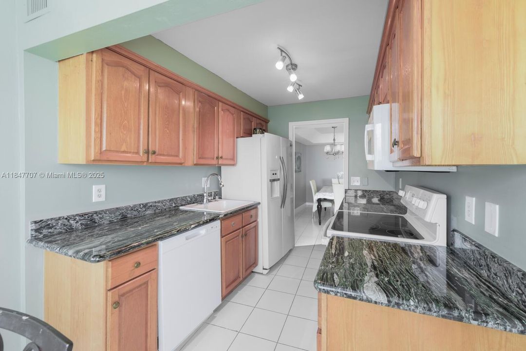 Active With Contract: $8,500 (2 beds, 2 baths, 1417 Square Feet)